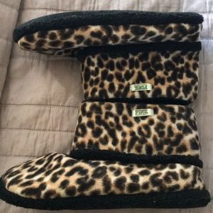 Victoria secret bootie cheetah print slippers 7/8